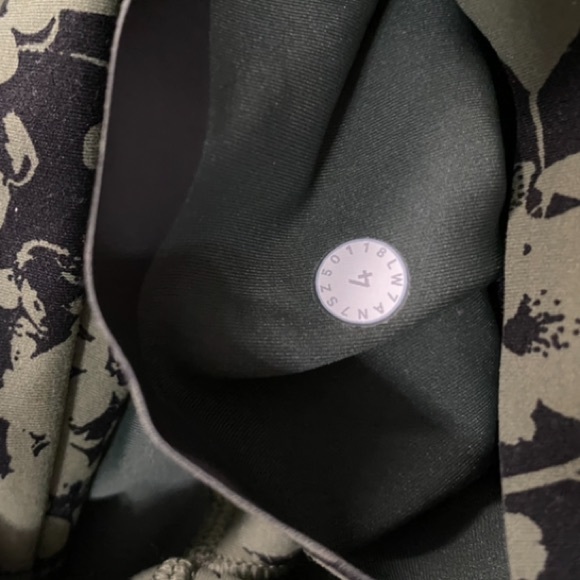 SOLD Lululemon Efflorescent green - Picture 4 of 5